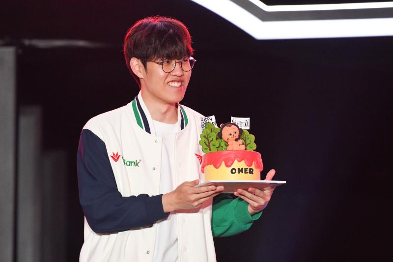 Những khoảnh khắc ấn tượng nhất sự kiện T1 đến Việt Nam: Thầy Giáo Ba solokill Faker, fan Việt tổ chức sinh nhật cho Oner- Ảnh 8.