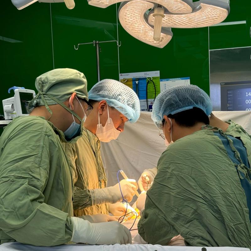 Bác sĩ điều chỉnh “trứng” ẩn, giúp chàng trai hồi phục sức khỏe sinh sản- Ảnh 1.