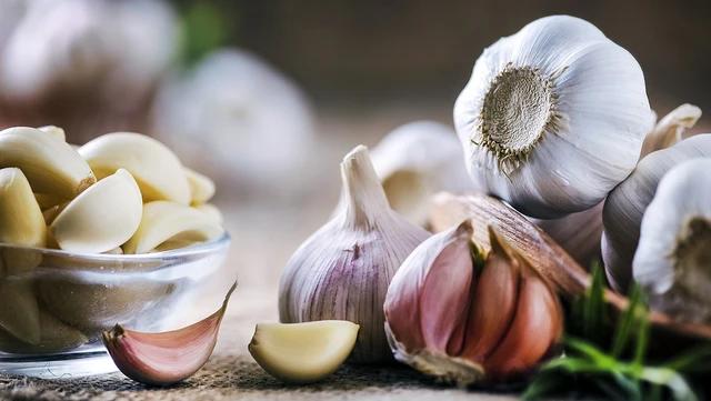 Mùa cúm đến - ăn những thực phẩm này để miễn dịch tăng gấp đôi, có loại rau còn “giàu penicillin tự nhiên”- Ảnh 2.