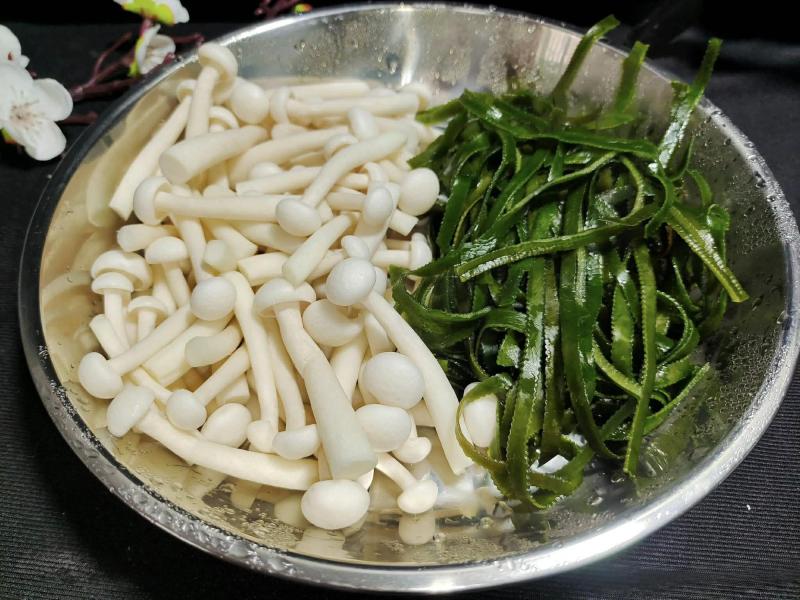Món canh này rất hợp cho bữa cơm mùa đông: Nấu dễ mà ngon, húp một ngụm nước dùng thôi cũng mê lắm rồi!- Ảnh 3.