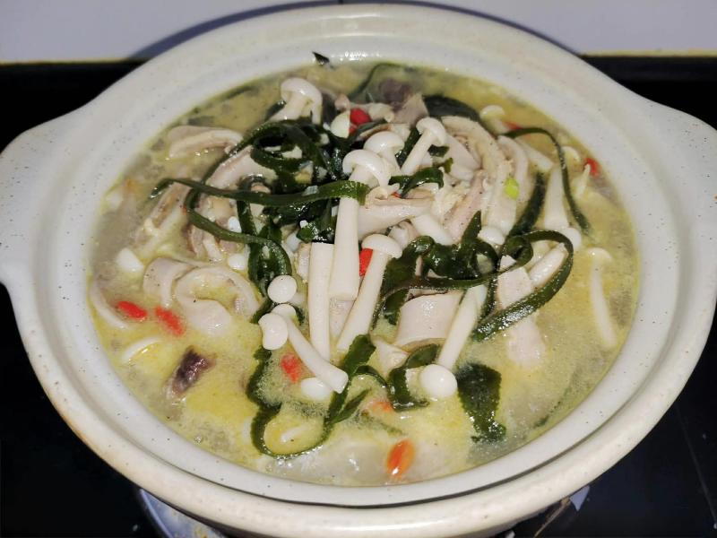 Món canh này rất hợp cho bữa cơm mùa đông: Nấu dễ mà ngon, húp một ngụm nước dùng thôi cũng mê lắm rồi!- Ảnh 6.