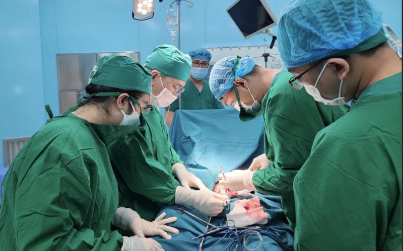Bảo tồn chi cho ngư dân bị chấn thương đùi nghiêm trọng tại Côn Đảo- Ảnh 1.
