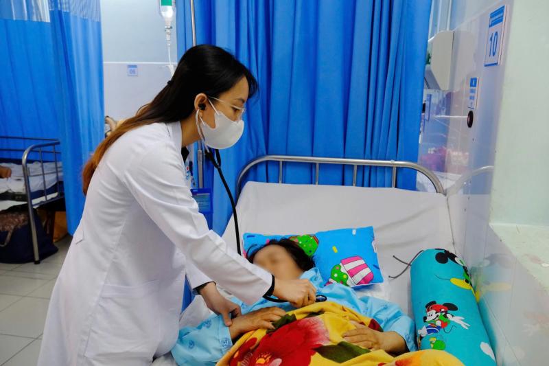 Cảnh báo xu hướng tự điều trị bệnh khiến nhiều người nguy kịch- Ảnh 1.