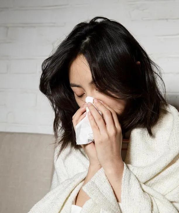 4 dấu hiệu nhỏ ít người để ý nhưng là tiếng cơ thể  đang cầu cứu, lá chắn miễn dịch 'tụt dốc' không phanh- Ảnh 2.