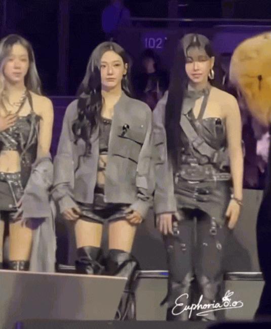 G-DRAGON bị nhóm đại mỹ nhân thái độ ra mặt, cố tình phớt lờ không chào hỏi- Ảnh 1.