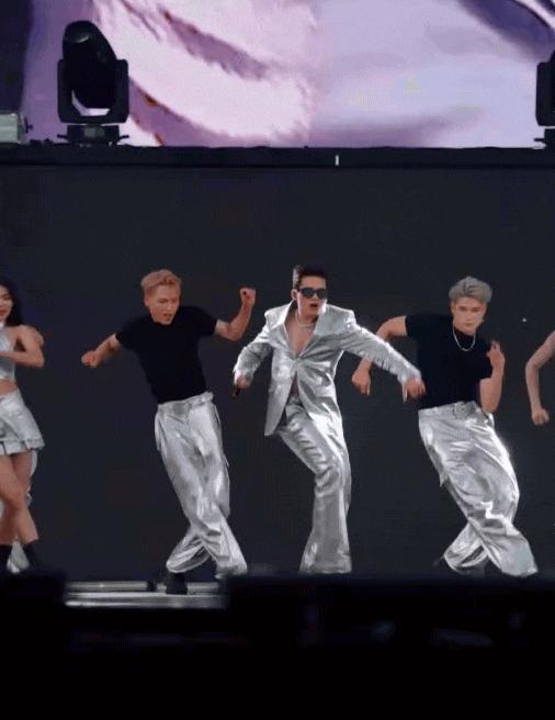 Anh Trai bị tố “sao y” nam thần hot nhất Kpop: Từ trang phục, vũ đạo đến thần thái không thiếu thứ gì- Ảnh 7.