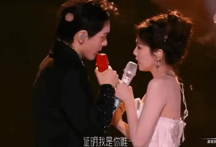 Hiếm ai được như mỹ nhân đẹp nhất Trung Quốc: Diễn tốt hát hay, 14 giây tình tứ công khai khiến dàn sao hạng A không rời mắt- Ảnh 3.