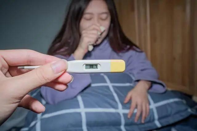 Cúm A có khả năng lây lan mạnh, nếu thuộc 6 nhóm người này, bạn dễ mắc cúm A hơn những người khác- Ảnh 2.