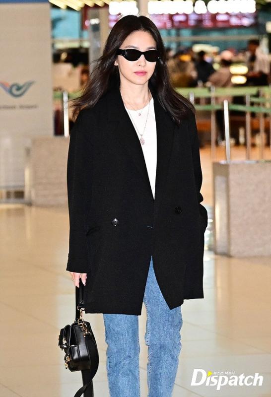 Mặc quần jeans theo phong cách tối giản: Song Hye Kyo chính là 