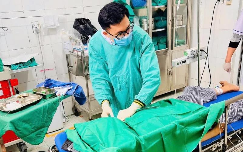 Can thiệp kịp thời đặt máy tạo nhịp tim cứu sống bệnh nhân nguy kịch- Ảnh 1.
