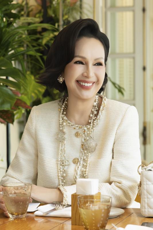 Vóc dáng tuổi 63 của mỹ nhân Việt duy nhất được tung hô “hoa hậu không ngai”, chồng yêu chiều hết mực- Ảnh 9.