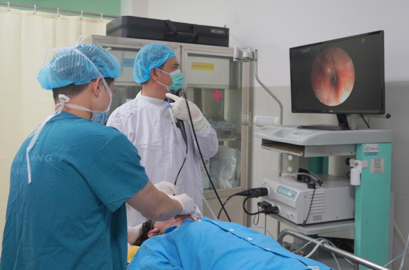 Người đàn ông bị "bỏ quên" răng giả trong phổi suốt 20 năm- Ảnh 1.