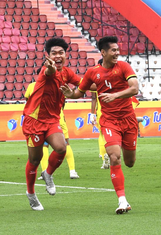 Trai đẹp U22 Việt Nam phong độ chói sáng 