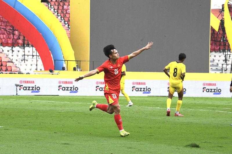 Trai đẹp U22 Việt Nam phong độ chói sáng 