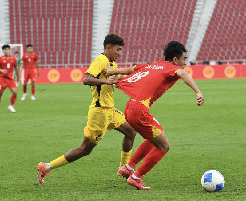 Chỉ đạo U22 Việt Nam cực căng, HLV Kim Sang-sik lộ luôn 