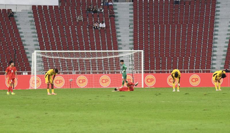 Thắng 2-0 đẹp mắt, dàn hot boy U22 Việt Nam còn ghi điểm bởi hành động đẹp hơn với đối thủ Malaysia- Ảnh 2.