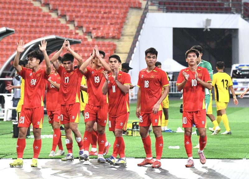 Thắng 2-0 đẹp mắt, dàn hot boy U22 Việt Nam còn ghi điểm bởi hành động đẹp hơn với đối thủ Malaysia- Ảnh 14.