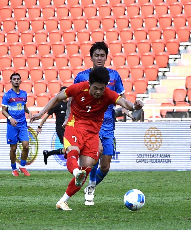 Hot boy U22 Việt Nam 3 lần giành Cầu thủ xuất sắc nhất trận, "out trình" ở SEA Games 33, HLV Kim Sang-sik khuyên xuất ngoại- Ảnh 4.