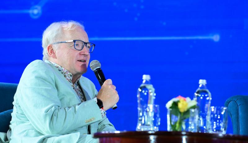 GS Toby Walsh: "Khi AI mắc sai lầm, chúng ta không thể bắt AI chịu trách nhiệm, đó là vấn đề của con người"- Ảnh 3.