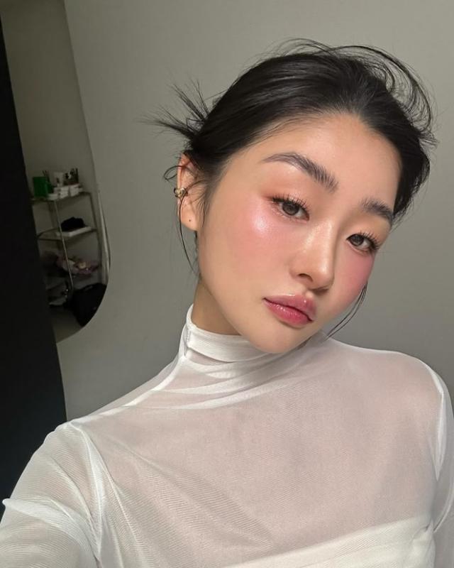 7 xu hướng làm đẹp nổi bật nhất năm 2025 do Vogue bình chọn- Ảnh 10.