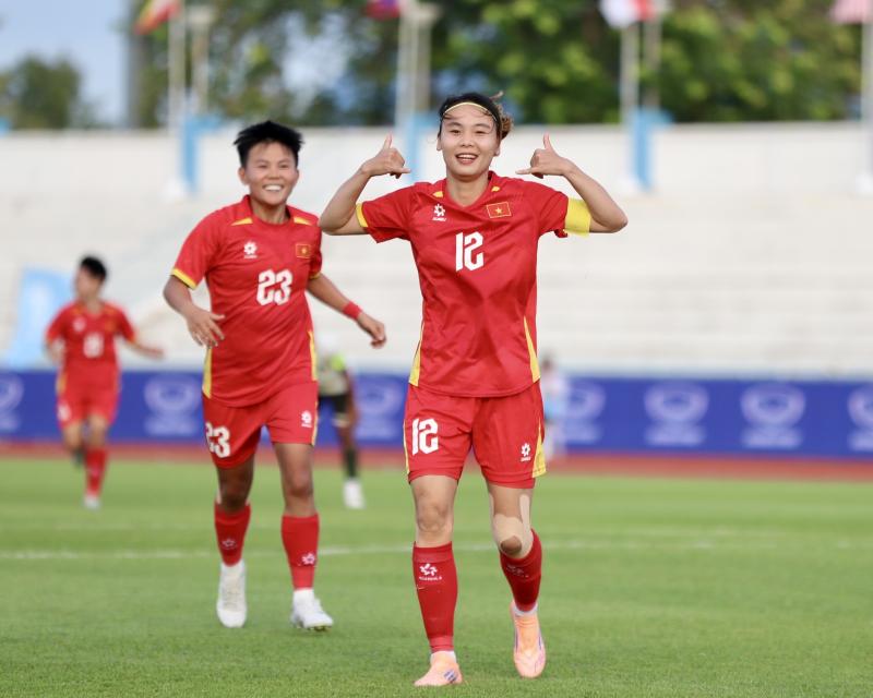 Đẳng cấp: Tuyển nữ Việt Nam thắng huỷ diệt 5-0 Indonesia, thẳng tiến chung kết SEA Games 33- Ảnh 4.