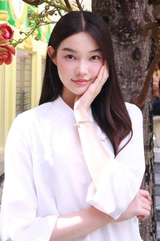 Cô gái 2K1 xinh như 
