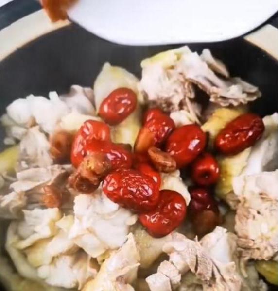 Bữa cơm mùa đông, khuyên bạn nên ăn 4 món 