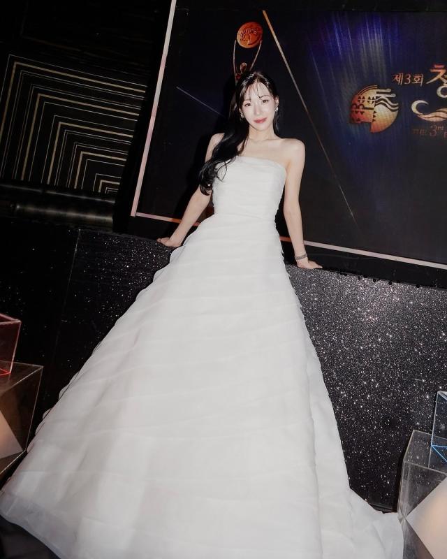 Hóa ra Tiffany (SNSD) đã làm cô dâu từ lâu- Ảnh 9.