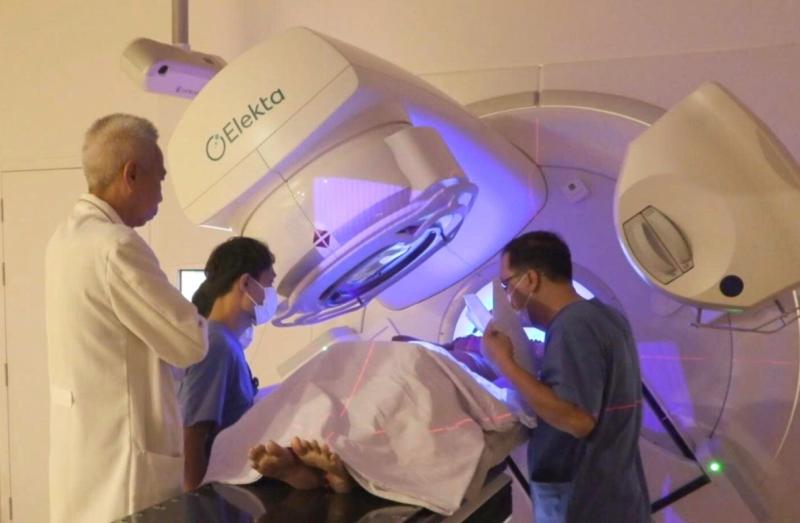 Hút thuốc lào suốt 30 năm, người đàn ông ho ra máu vì mắc bệnh nan y- Ảnh 1.