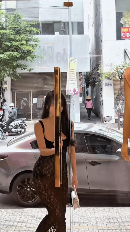 Bạn gái Đức Phạm khổ sở vì tóc bết- Ảnh 1.