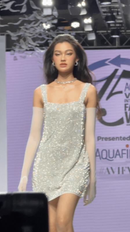 Cô gái 2K1 xinh như 