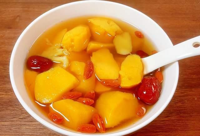 Thật ra đây mới là món phụ nữ nên uống nhiều hơn vì nó làm ấm cơ thể, bổ dạ dày và dưỡng nhan hơn cả gelatin da lừa!- Ảnh 2.