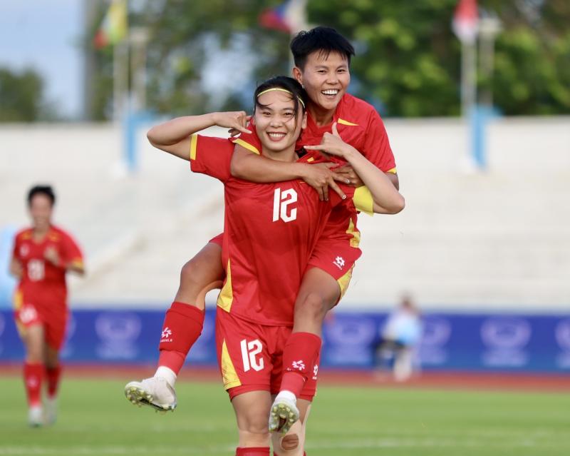 Đẳng cấp: Tuyển nữ Việt Nam thắng huỷ diệt 5-0 Indonesia, thẳng tiến chung kết SEA Games 33- Ảnh 3.