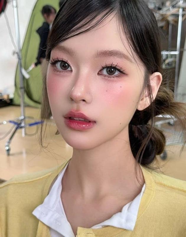 Thói quen trang điểm tưởng xinh nhưng làm hao hết collagen trên da bạn- Ảnh 3.