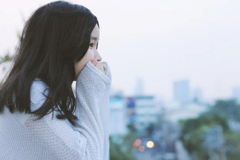 Những dấu hiệu nhiều người ở Hà Nội đang gặp phải không ngờ do không khí quá bẩn- Ảnh 4.