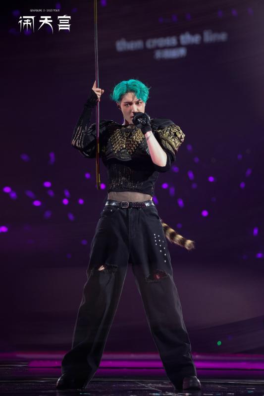 Ca sĩ được coi như báu vật, từng tổ chức concert ở SVĐ Quốc gia nay bị ghẻ lạnh, gạt khỏi nhóm?- Ảnh 4.