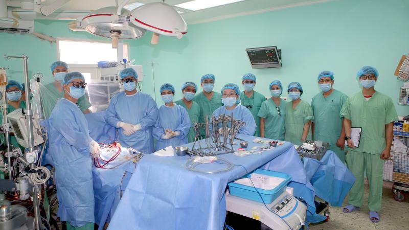 Bệnh viện thông tin về ca ghép gan và tim lấy từ người cho chết não tại TPHCM- Ảnh 2.