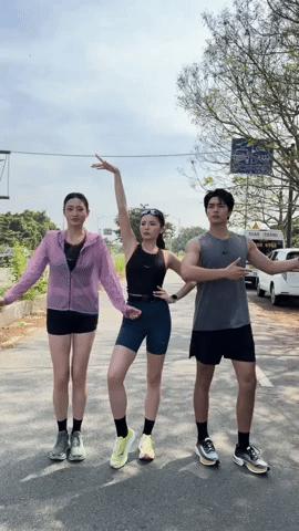 Lương Thùy Linh - Kỳ Duyên rủ nhau chạy bộ: Quay video tấu hài nhưng nhan sắc, vóc dáng vẫn đẳng cấp Hoa hậu!- Ảnh 1.