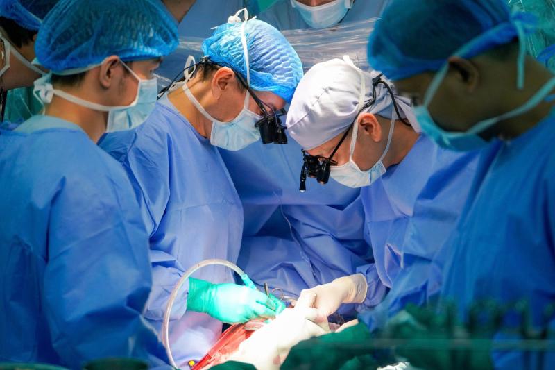 Kỳ diệu ca ghép tim xuyên Việt, đưa trái tim từ Bắc vào Nam cứu sống bé trai 9 tuổi- Ảnh 3.