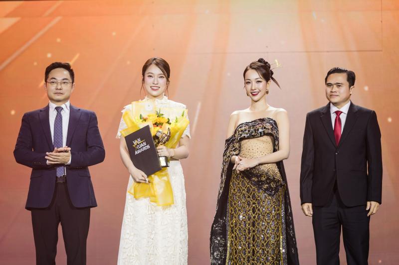 Mỹ Tâm được vinh danh Đại sứ quảng cáo - Thành tựu trọn đời tại Vạn Xuân Awards 2025- Ảnh 2.