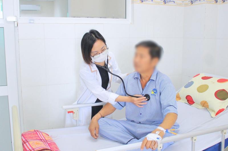 Phản ứng nhanh của người thân giúp bệnh nhân nhồi máu cơ tim vượt ‘ải tử thần’- Ảnh 2.