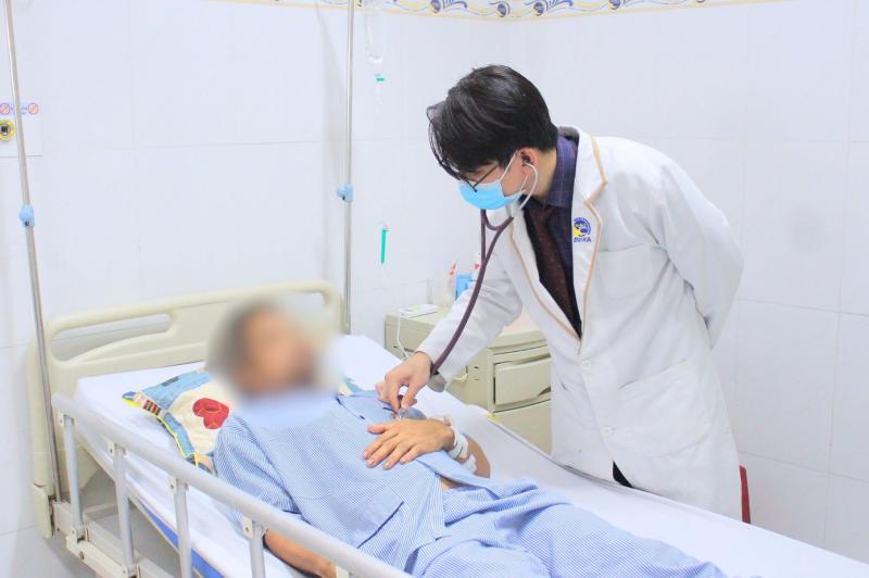 Sai lầm phổ biến sau khi bị rắn độc cắn khiến người đàn ông nguy kịch- Ảnh 1.