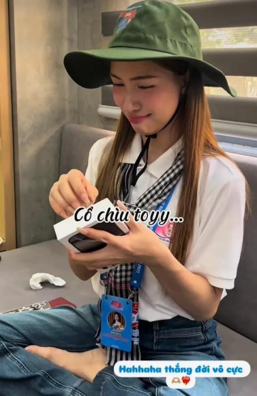 Trợ lý của 1 sao Vbiz nhận quà sinh nhật gần 100 triệu đồng, được đối xử đặc biệt vì lý do này- Ảnh 4.