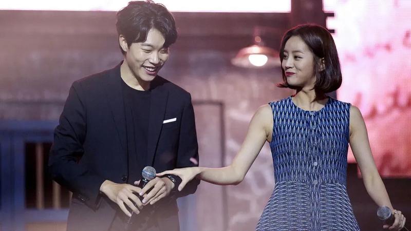 Màn tái hợp điên rồ nhất của Kbiz: Người cũ oan gia né như Màn tái hợp điên rồ nhất của Kbiz: Người cũ oan gia né như