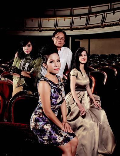 Ca khúc Mỹ Linh vừa giới thiệu xong "Hồng Nhung đùng đùng nổi giận, bỏ về"- Ảnh 1.