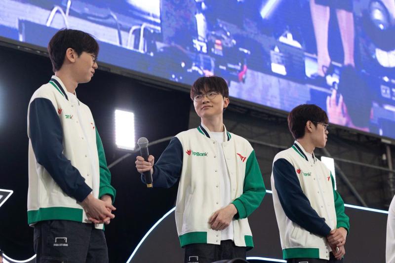 Faker chào “Tê Con” bằng tiếng Việt, fan “sĩ hết đời”- Ảnh 4.