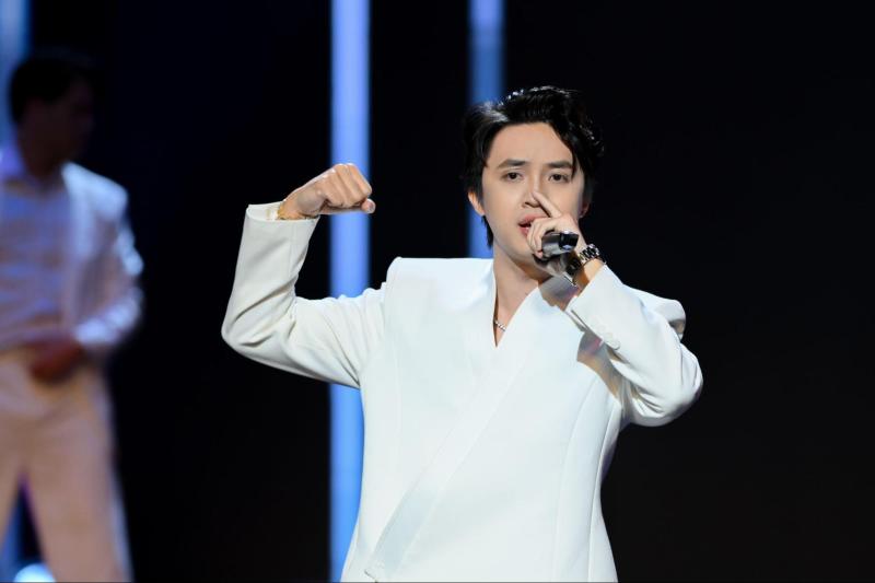 Nam rapper vừa “tốt nghiệp” Rap Việt đã ghi dấu tại sự kiện cấp Quốc gia, khoe ca khúc mới ai nghe cũng xúc động- Ảnh 1.