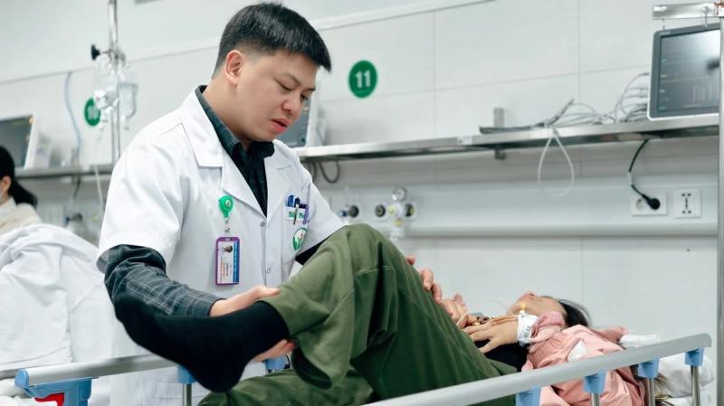 Thông tin chi tiết 7 nạn nhân vụ lật ô tô ở Lào Cai đang điều trị tại BV Việt Đức- Ảnh 1.