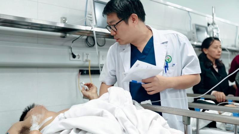 Thông tin chi tiết 7 nạn nhân vụ lật ô tô ở Lào Cai đang điều trị tại BV Việt Đức- Ảnh 3.