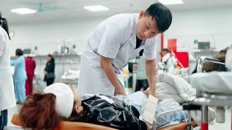 Thông tin chi tiết 7 nạn nhân vụ lật ô tô ở Lào Cai đang điều trị tại BV Việt Đức- Ảnh 4.